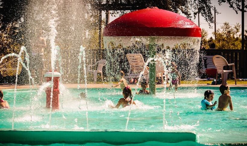 渡假胜地  Centre De Villégiature Dam En Terre