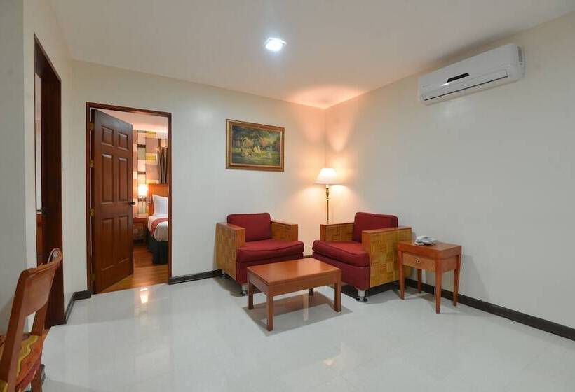 Royal Suites Condotel