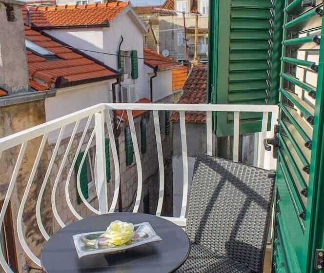 Split Allure Apartments