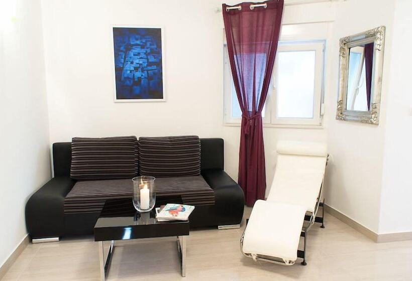 Split Allure Apartments