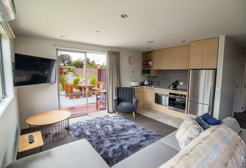 Te Anau Deluxe Apartments