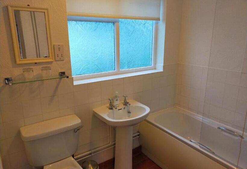 The Green Dragon Inn