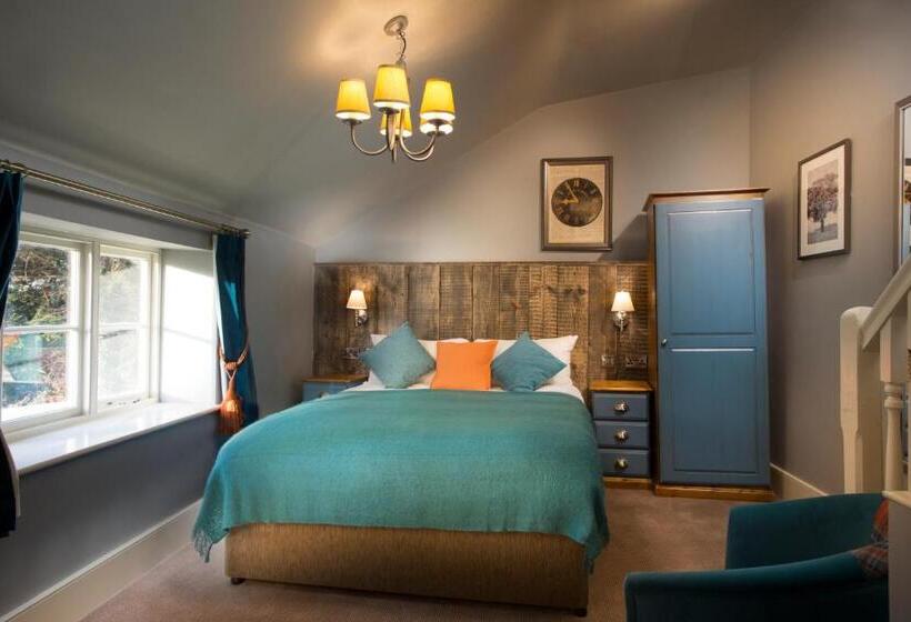 The Ostrich Inn Colnbrook London Heathrow