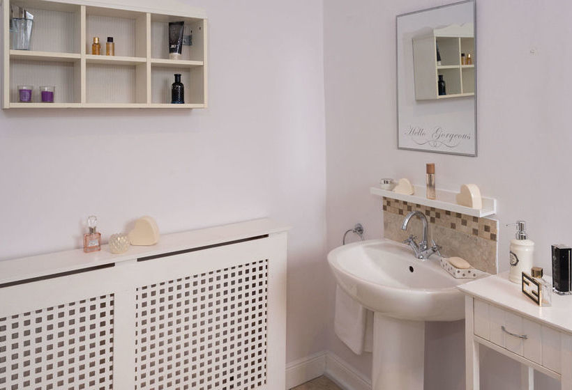 Titanic The Lady, 3 Bed Townhouse