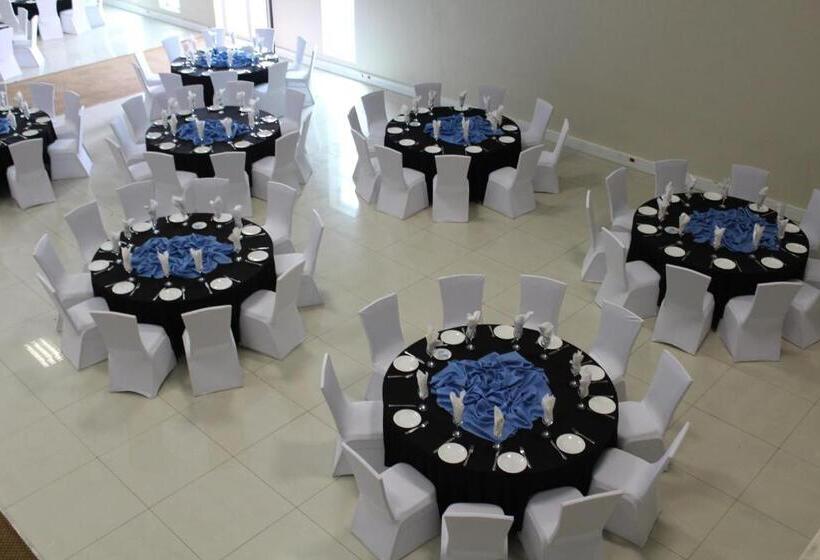 Tlotlo Hotel And Conference Center