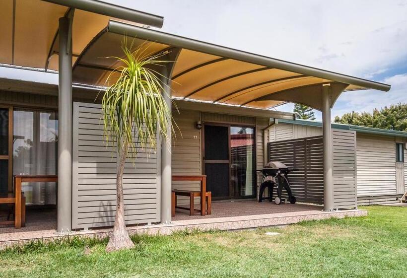 Wollongong Surf Leisure Resort