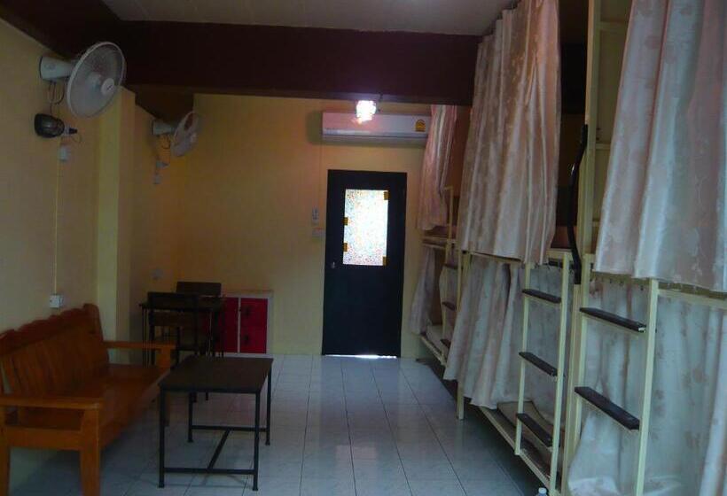 فندق صغير 168 Chiang Mai Guesthouse