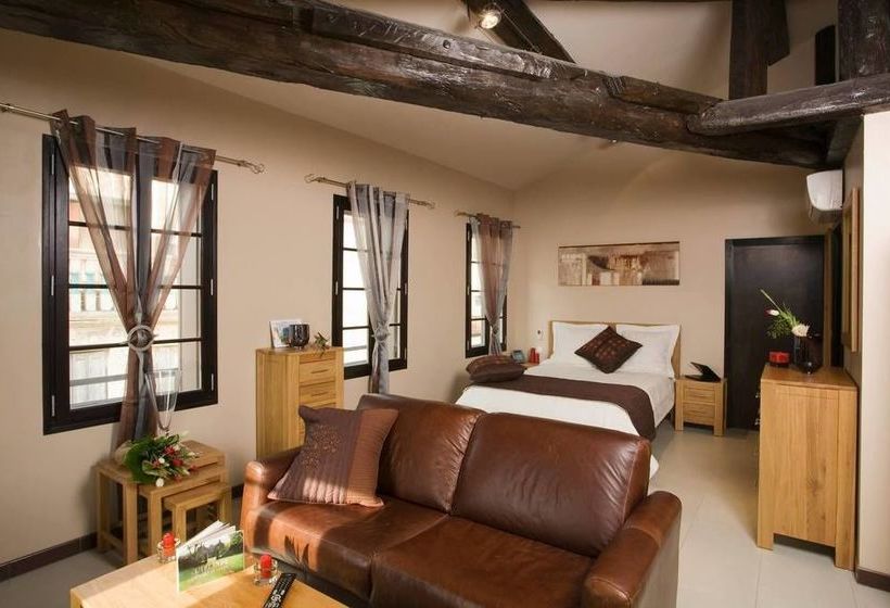 Suites Coronell d'En Vila