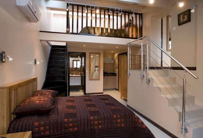 Suites Coronell d'En Vila