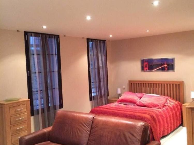 Suites Coronell d'En Vila