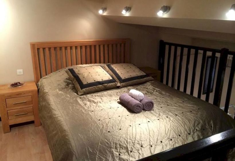 Suites Coronell d'En Vila