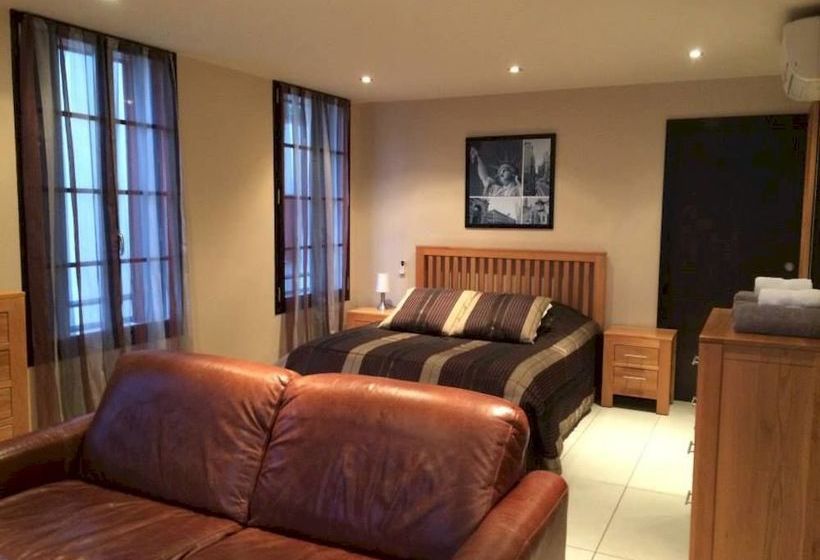 Suites Coronell d'En Vila