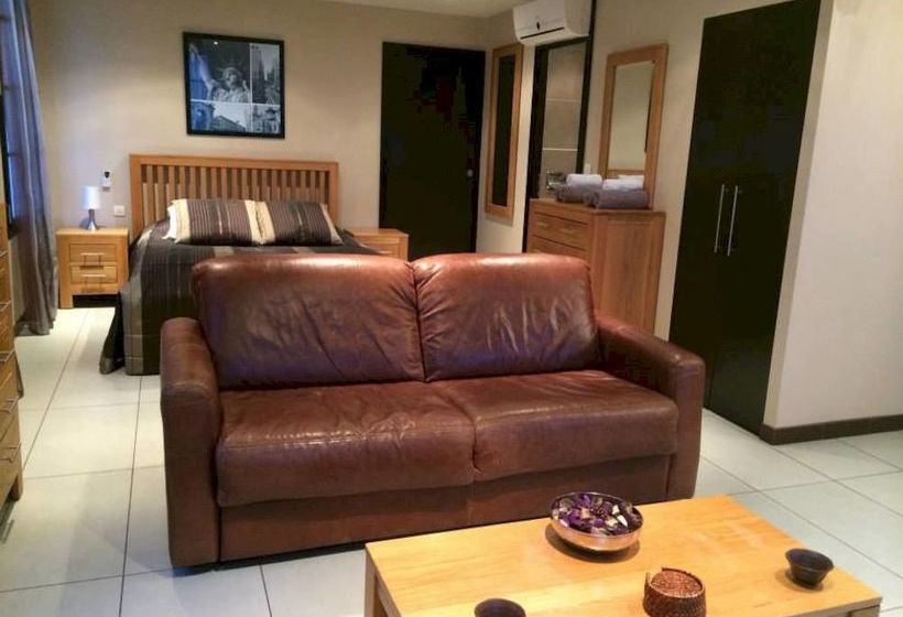 Suites Coronell d'En Vila