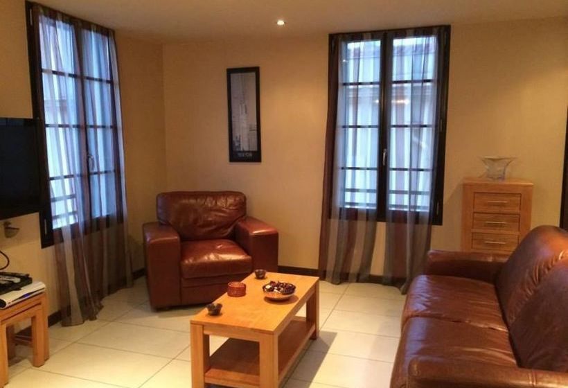 Suites Coronell d'En Vila