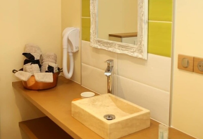 ベッドアンドブレックファースト Aux Pierres Magiques