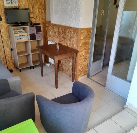 مبيت وإفطار Chambres D Hôtes Chez Cécile à Lagnes