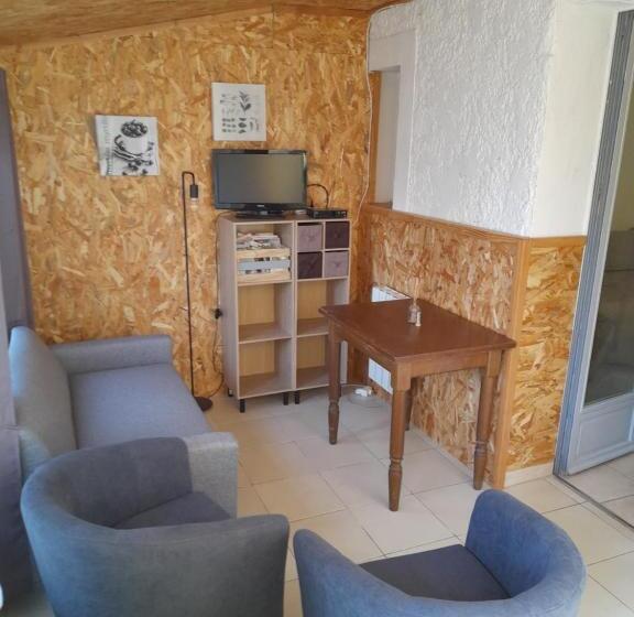 مبيت وإفطار Chambres D Hôtes Chez Cécile à Lagnes