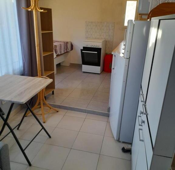 مبيت وإفطار Chambres D Hôtes Chez Cécile à Lagnes