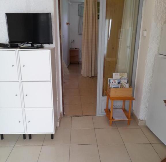 مبيت وإفطار Chambres D Hôtes Chez Cécile à Lagnes