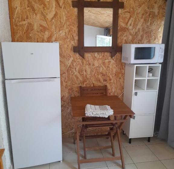 مبيت وإفطار Chambres D Hôtes Chez Cécile à Lagnes