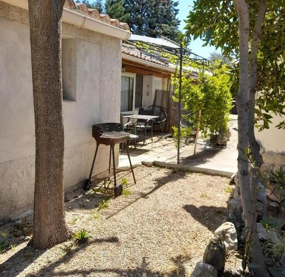 צימר Chambres D Hôtes Chez Cécile à Lagnes