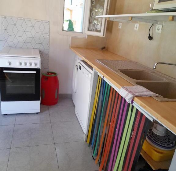 مبيت وإفطار Chambres D Hôtes Chez Cécile à Lagnes