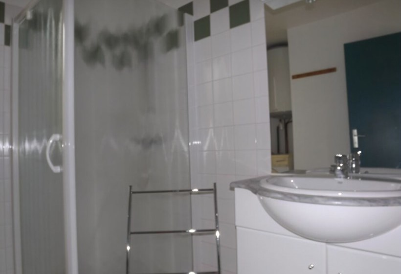 민박 Chambres D Hôtes De La Gondromière