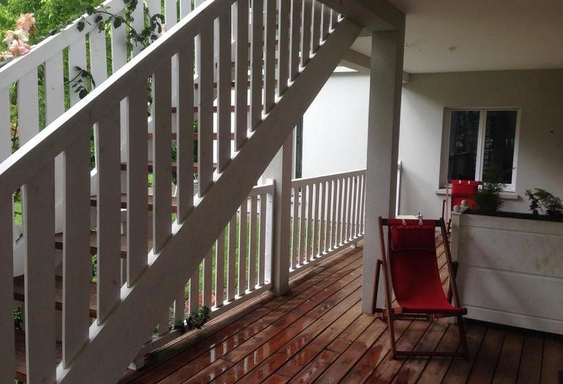 تختخواب و صبحانه Domaine De Giron