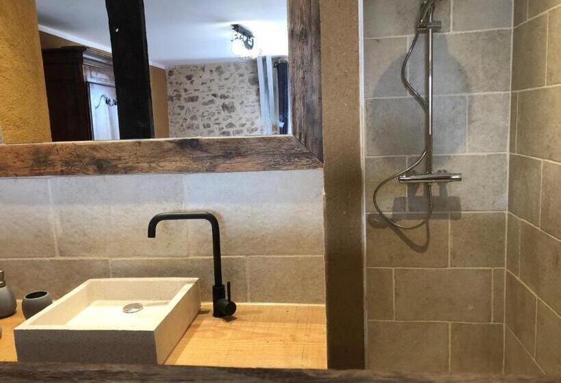 Bed and Breakfast Ecuries De Saint Maurice  Maison D Hôtes De Gondou