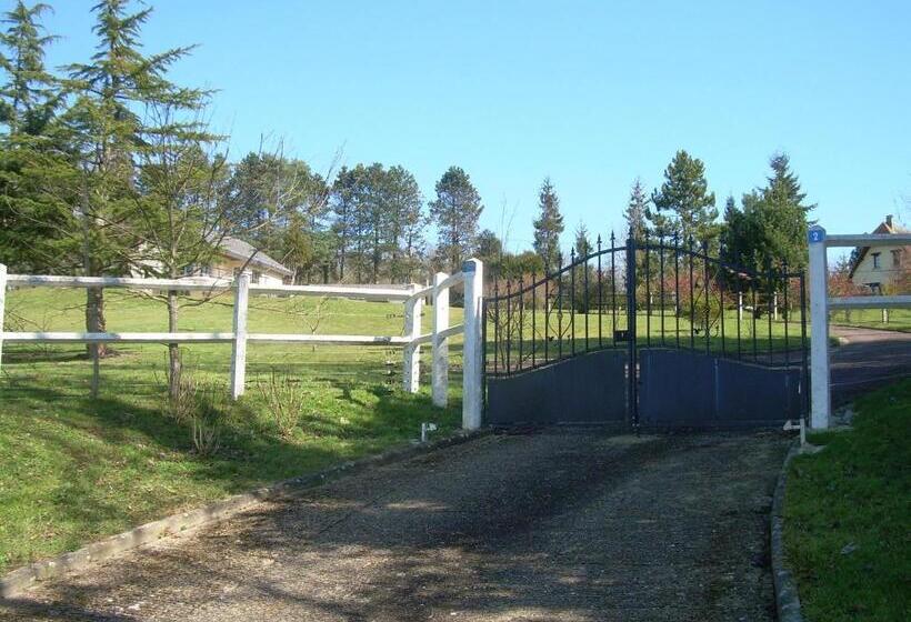 مبيت وإفطار Gadeyne Nathalie Le Chalet De Malvoue