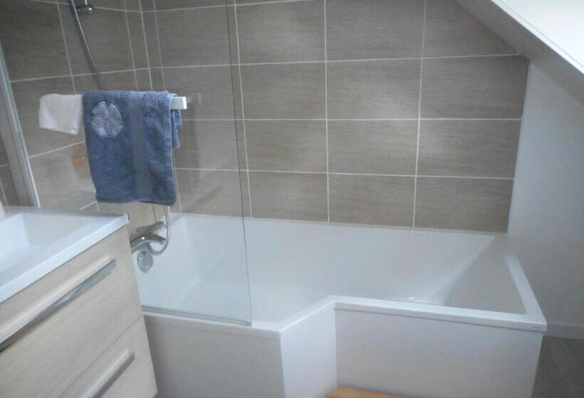 مبيت وإفطار Gadeyne Nathalie Le Chalet De Malvoue