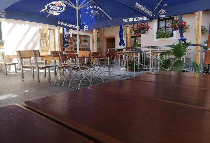 住宿加早餐  Gasthaus Felsenwastl