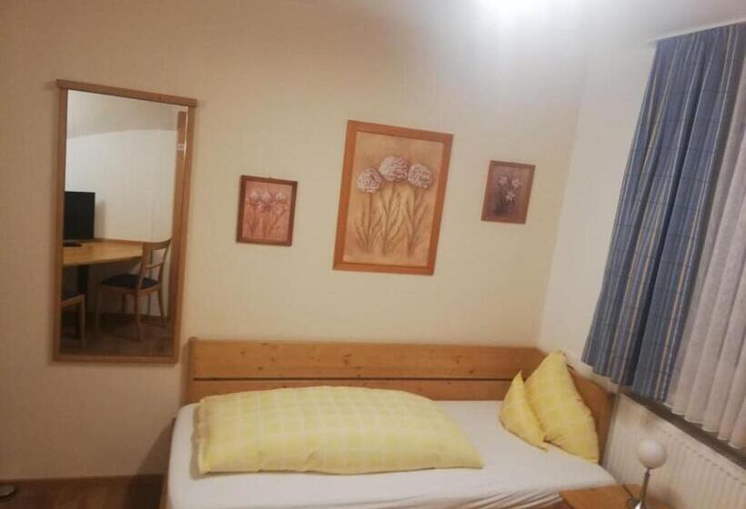 住宿加早餐  Gasthaus Felsenwastl