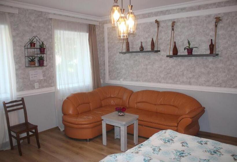 تختخواب و صبحانه Guesthouse Levani