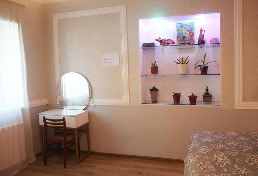 تختخواب و صبحانه Guesthouse Levani