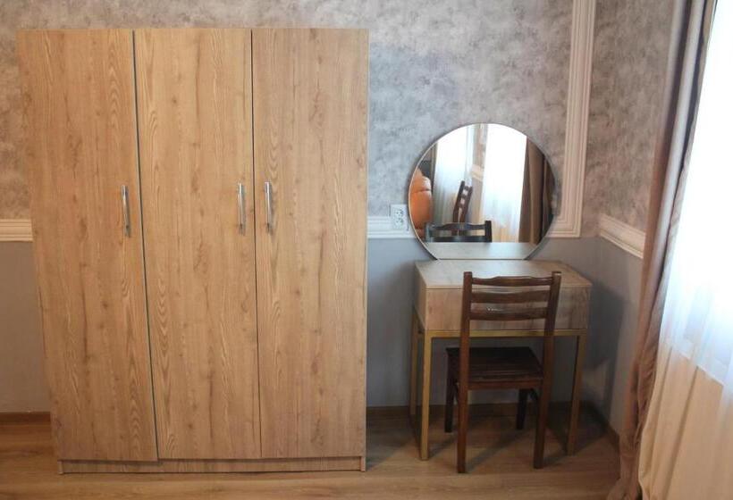 تختخواب و صبحانه Guesthouse Levani