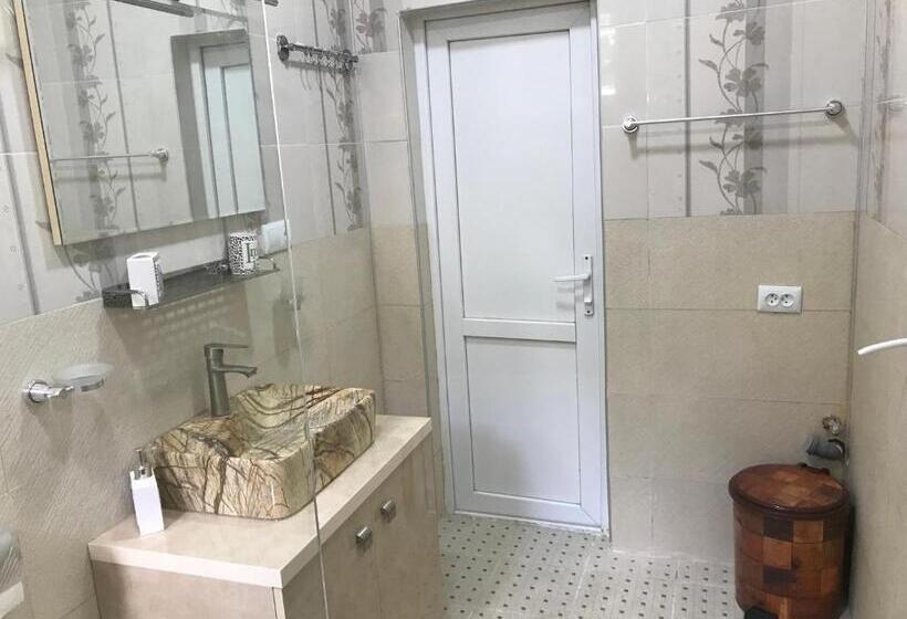 تختخواب و صبحانه Guesthouse Levani