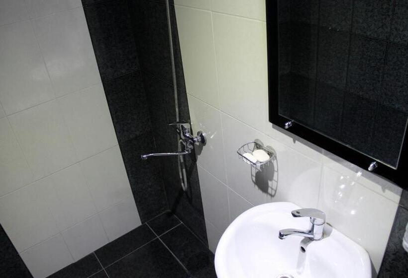 تختخواب و صبحانه Guesthouse Levani