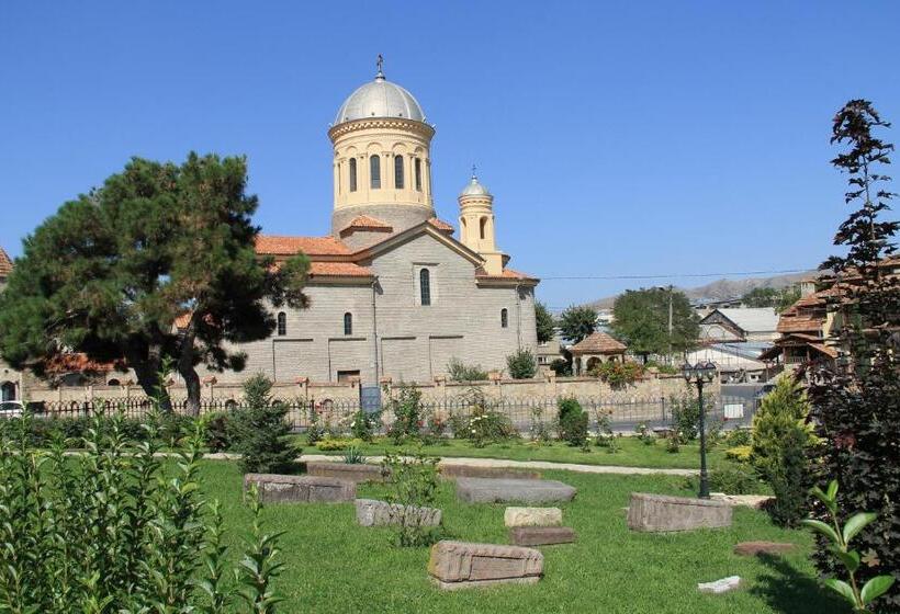 تختخواب و صبحانه Guesthouse Levani