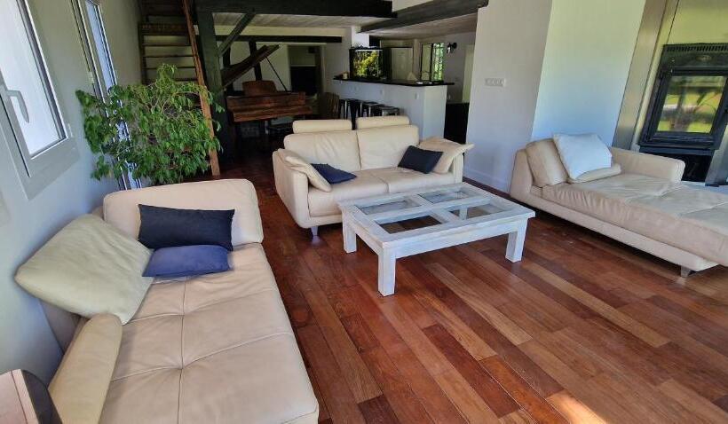 مبيت وإفطار Jack S Lodge   La Grange