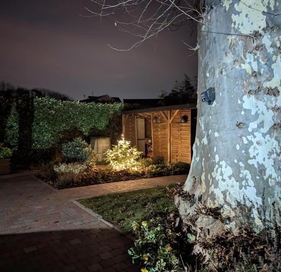 تختخواب و صبحانه Les Chambres D Oriane