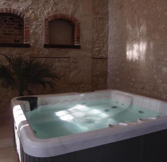 Bed and Breakfast Les Colonnes De Chanteloup