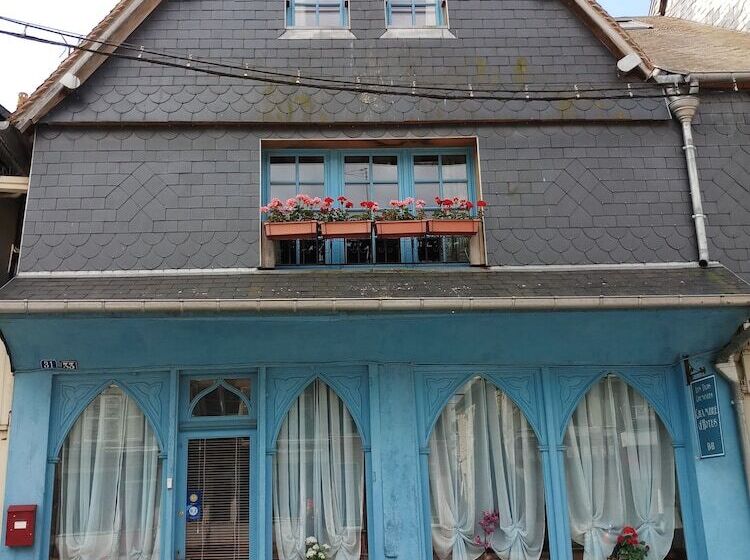 ベッドアンドブレックファースト Les Trois Cheminees Chambre D Hôtes