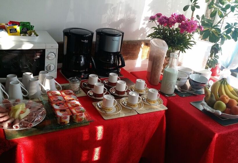 ベッドアンドブレックファースト Les Trois Cheminees Chambre D Hôtes