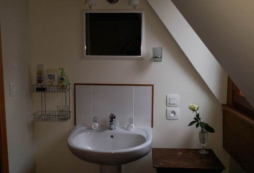 ベッドアンドブレックファースト Les Trois Cheminees Chambre D Hôtes