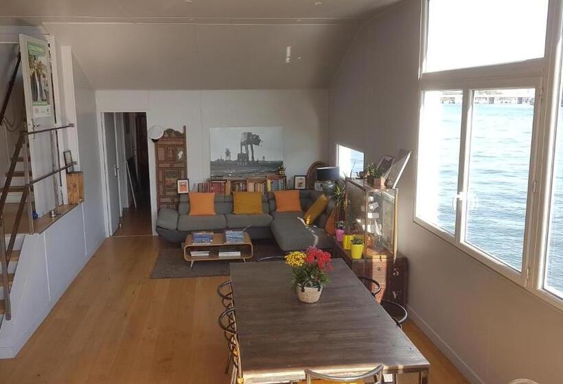 Bed and Breakfast Megalight Ii