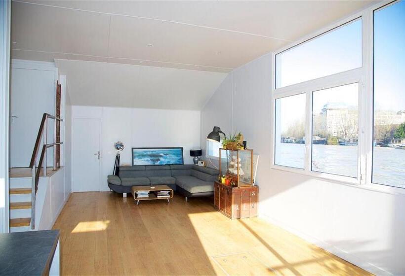 Bed and Breakfast Megalight Ii