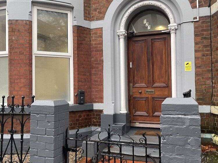 צימר OYO Queens Quarter