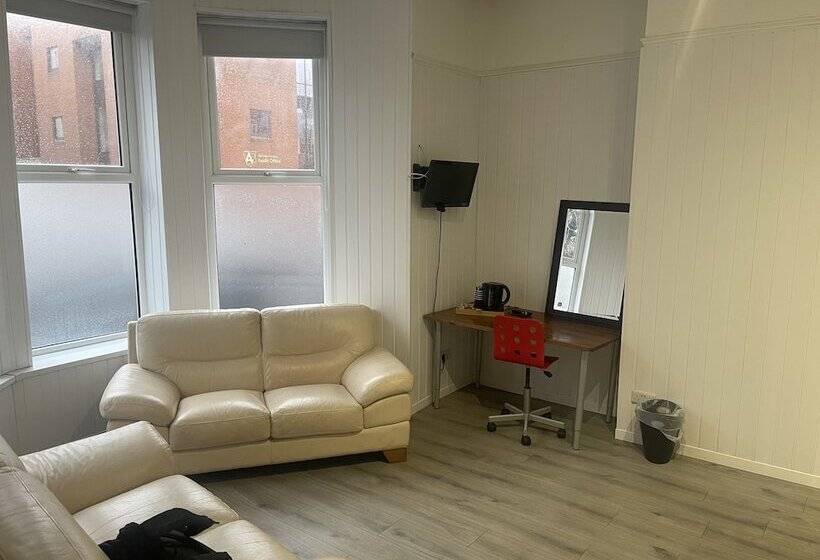 צימר OYO Queens Quarter