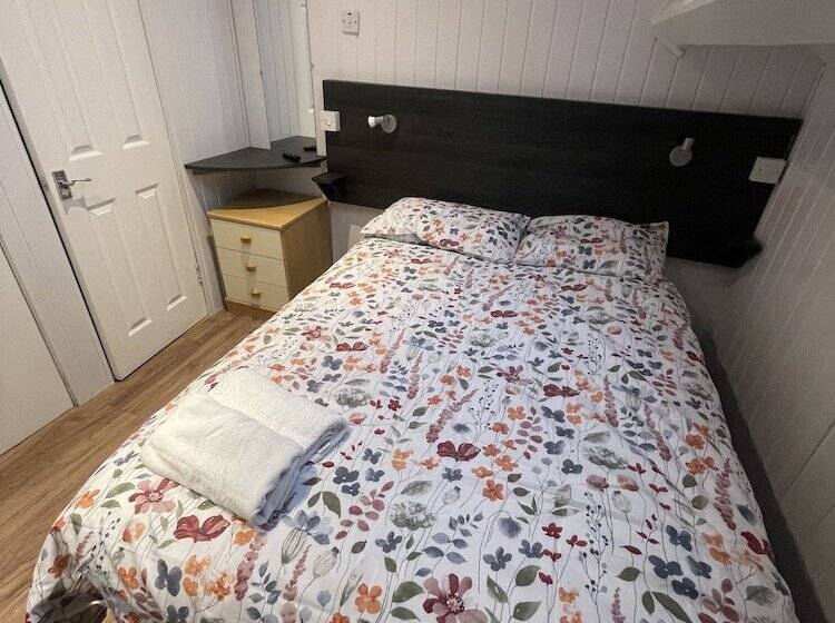 צימר OYO Queens Quarter